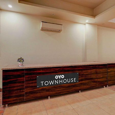 Townhouse Golden King Hotel Új-Delhi Kültér fotó
