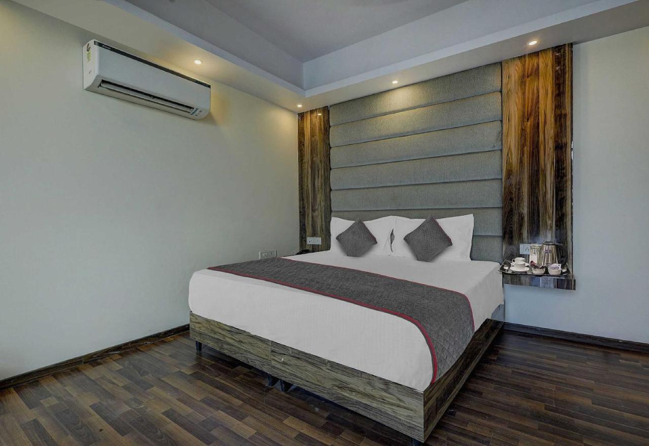 Townhouse Golden King Hotel Új-Delhi Kültér fotó