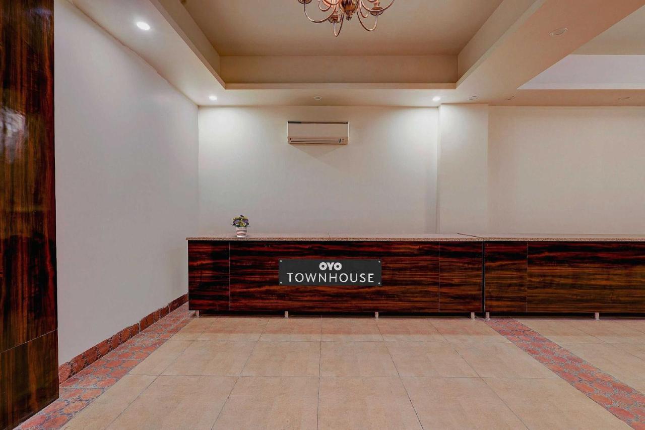 Townhouse Golden King Hotel Új-Delhi Kültér fotó