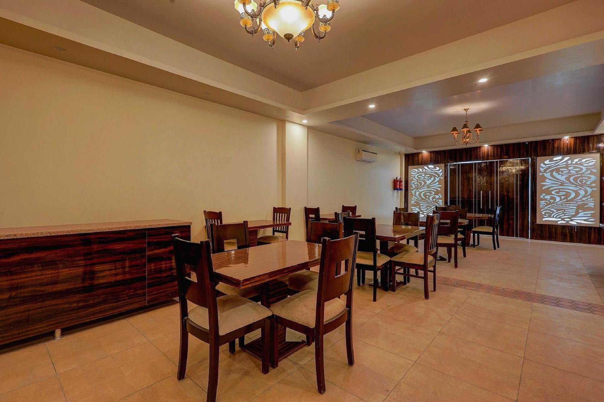 Townhouse Golden King Hotel Új-Delhi Kültér fotó