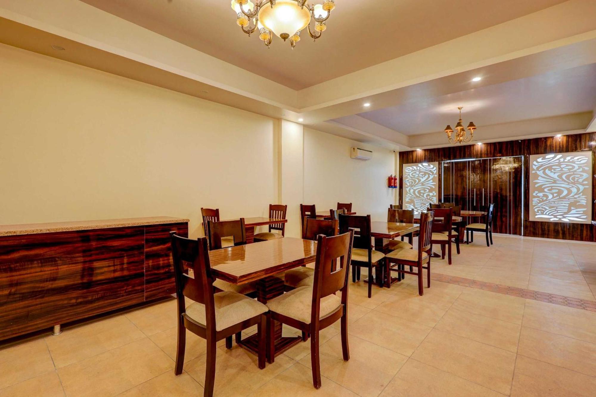 Townhouse Golden King Hotel Új-Delhi Kültér fotó