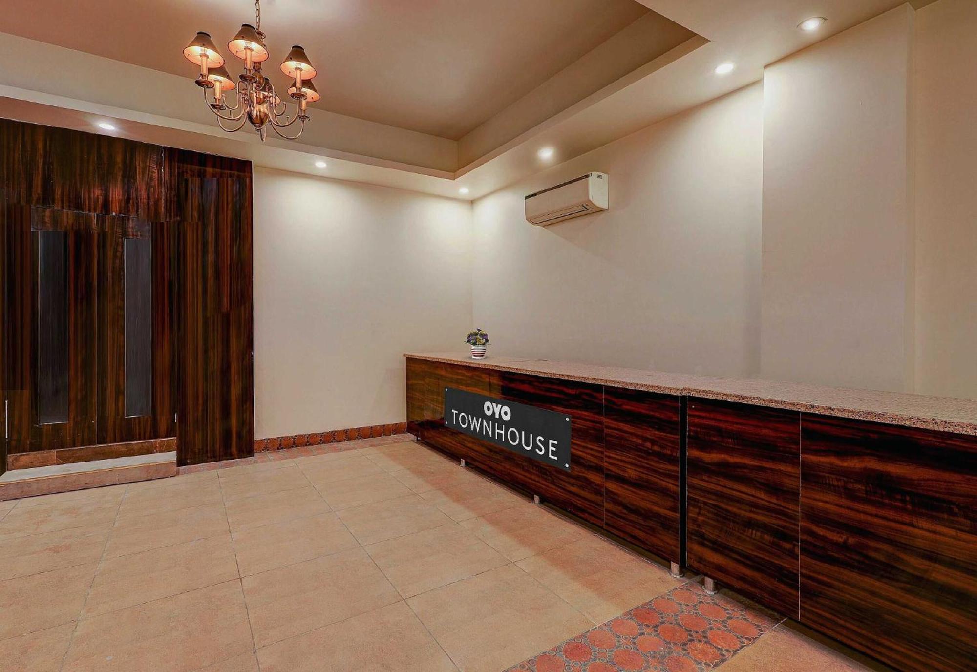 Townhouse Golden King Hotel Új-Delhi Kültér fotó