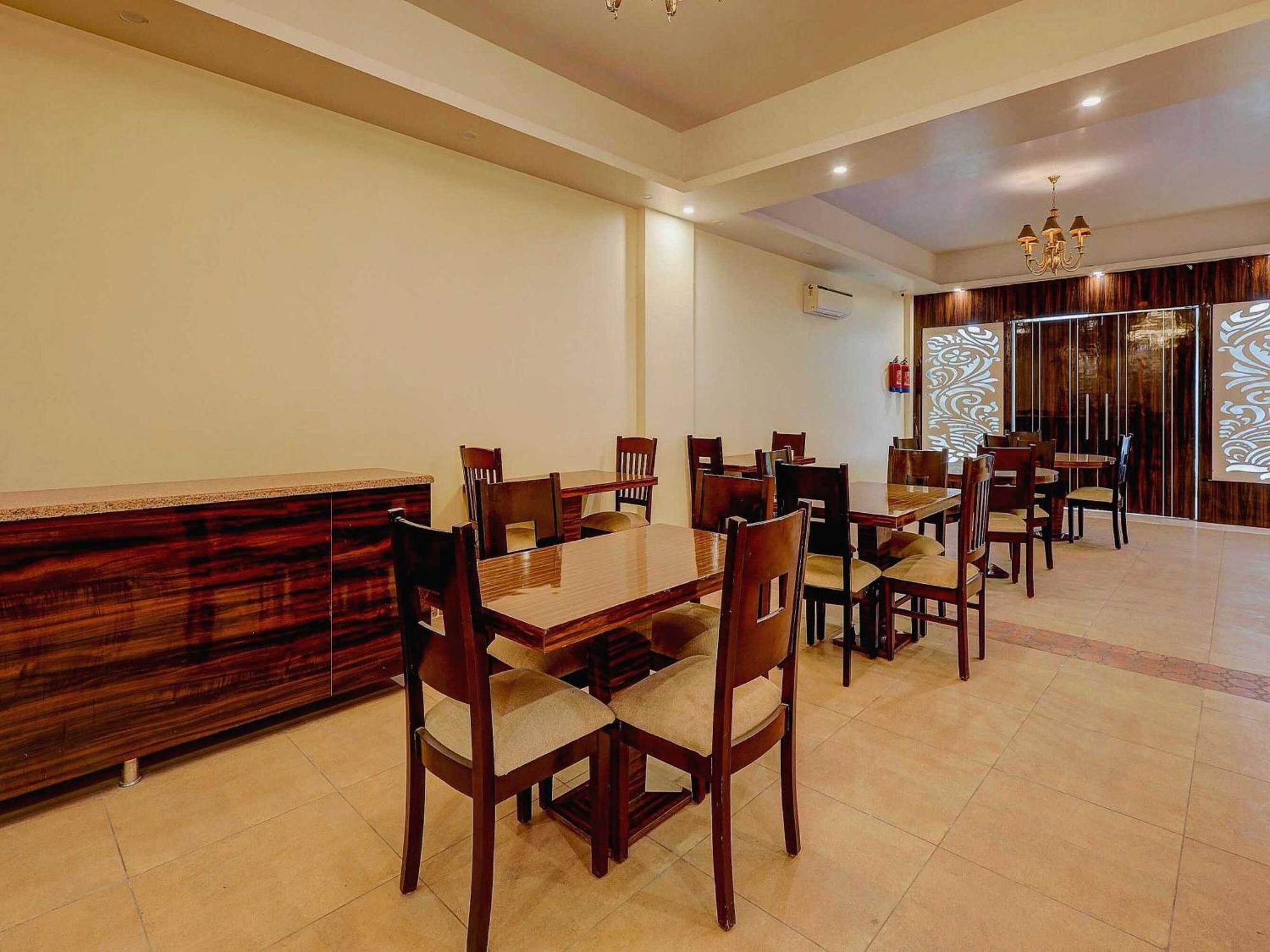Townhouse Golden King Hotel Új-Delhi Kültér fotó