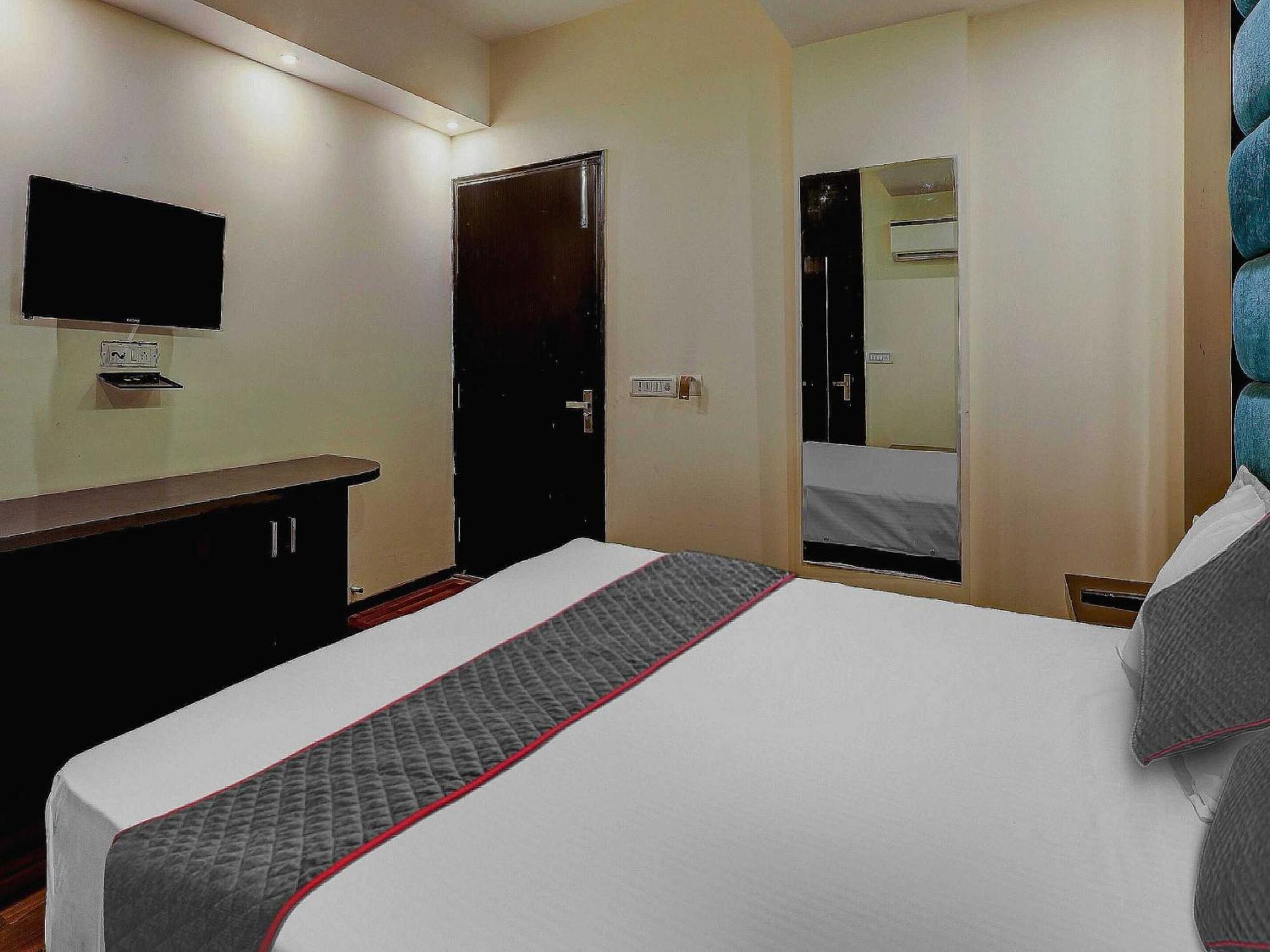 Townhouse Golden King Hotel Új-Delhi Kültér fotó