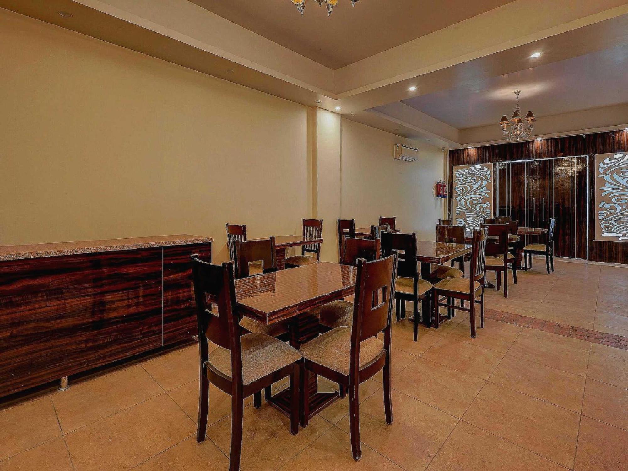 Townhouse Golden King Hotel Új-Delhi Kültér fotó