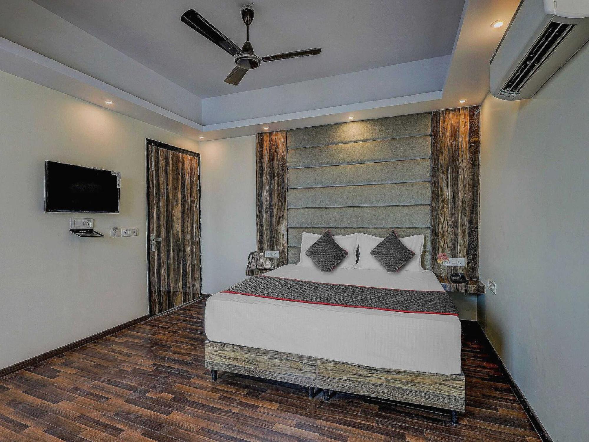 Townhouse Golden King Hotel Új-Delhi Kültér fotó