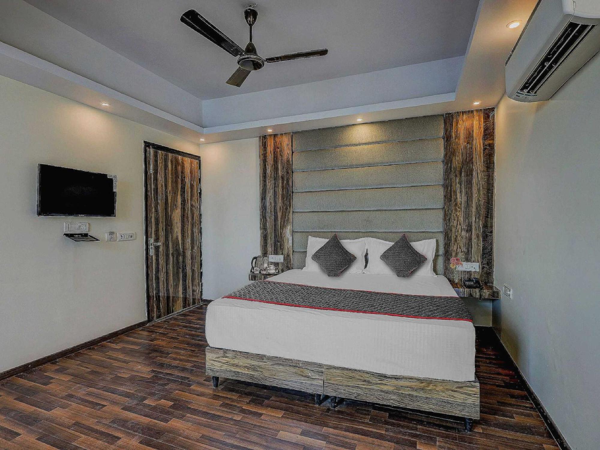 Townhouse Golden King Hotel Új-Delhi Kültér fotó