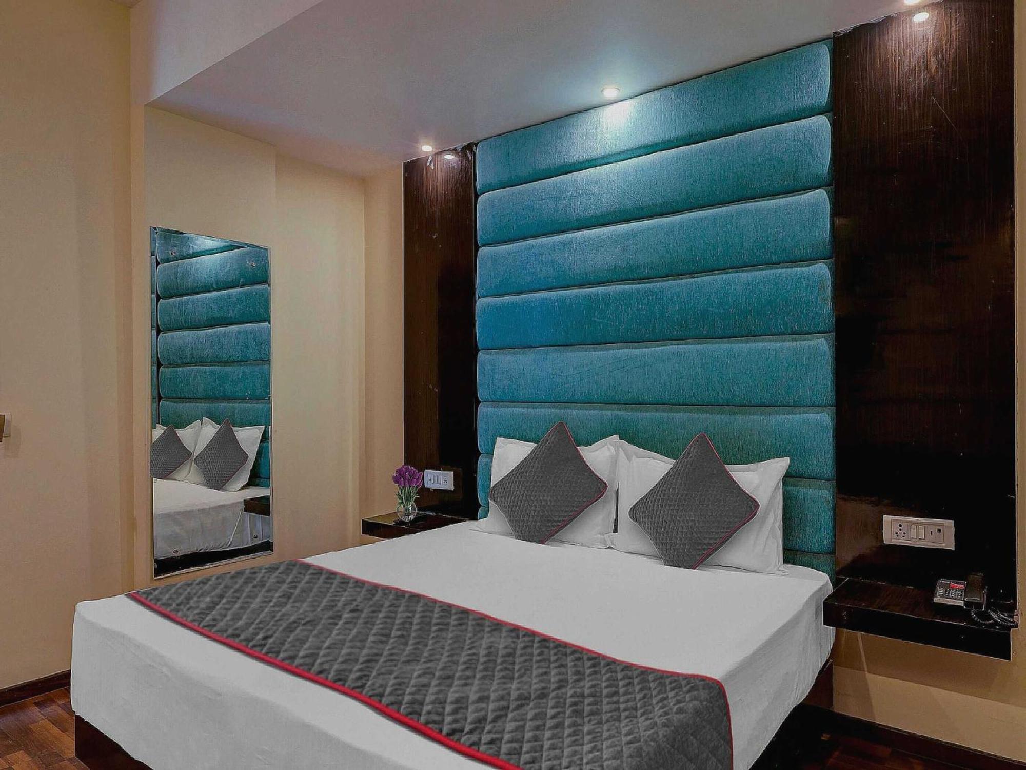 Townhouse Golden King Hotel Új-Delhi Kültér fotó